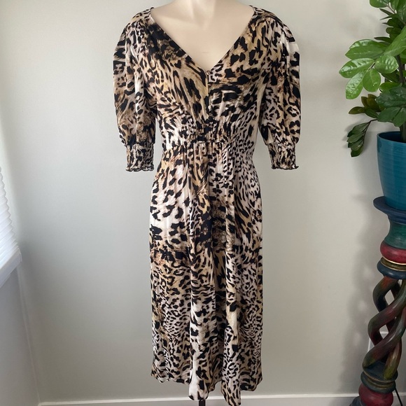 Banana Republic Cheeta Print Mini Dress Vneck Smocked Front Button Size 8 Medium - Picture 1 of 11